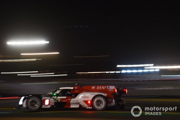 #8 Toyota Gazoo Racing Toyota GR010 Hybrid de Sébastien Buemi, Brendon Hartley, Ryo Hirakawa