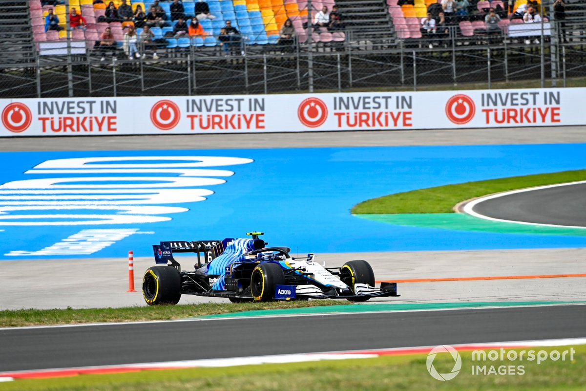 Nicholas Latifi, Williams FW43B, recovers after leaving the circuit
