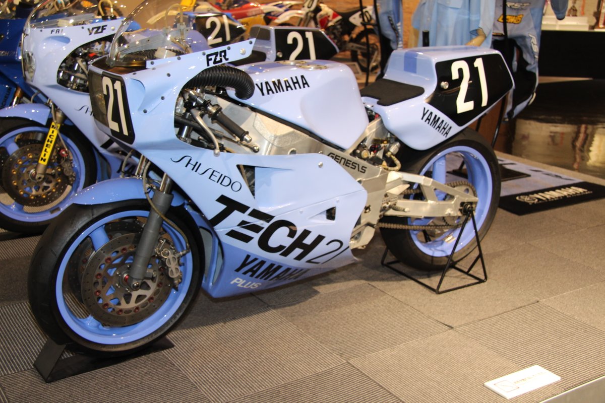 1985_Yamaha FZR750(0W74)