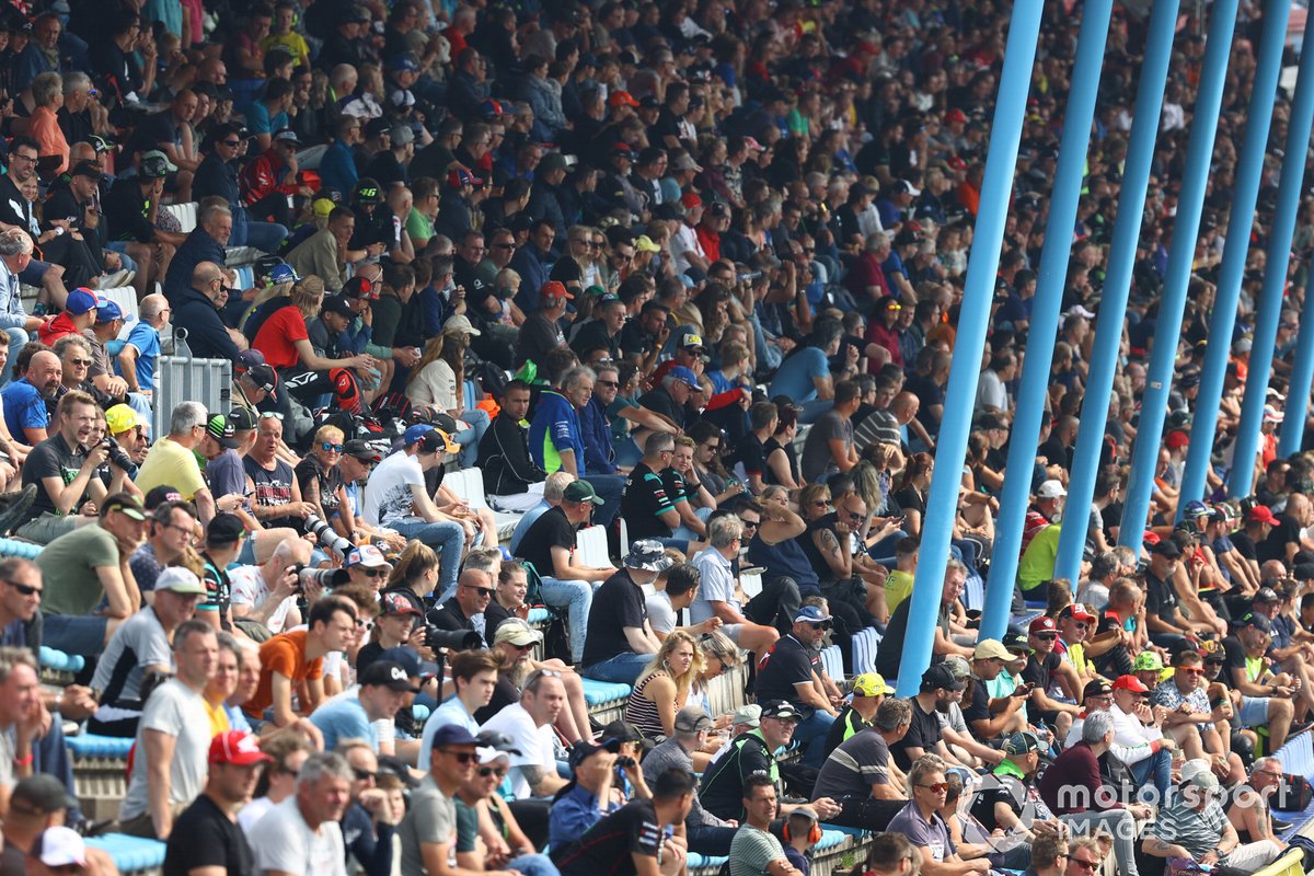 Fans en Assen