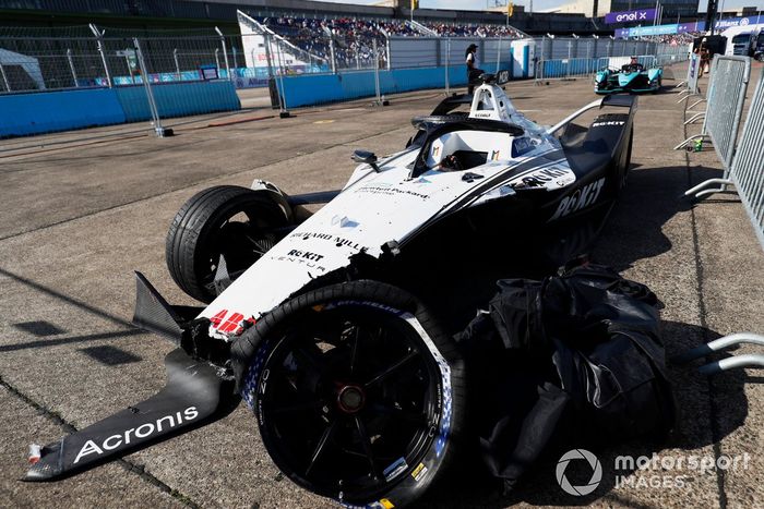 El coche dañado de Edoardo Mortara, Venturi Racing, Silver Arrow 02