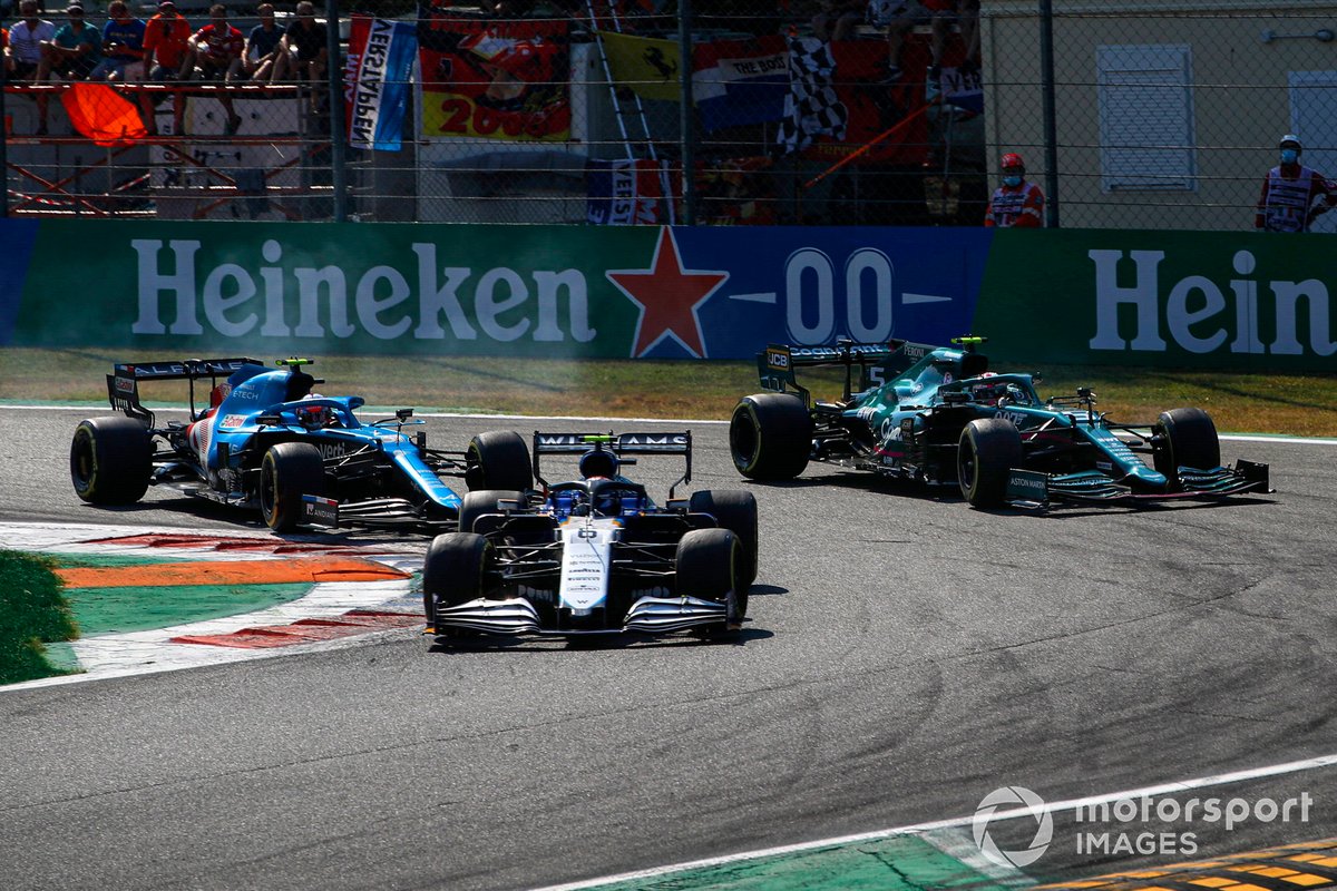 Nicholas Latifi, Williams FW43B, Sebastian Vettel, Aston Martin AMR21, Esteban Ocon, Alpine A521