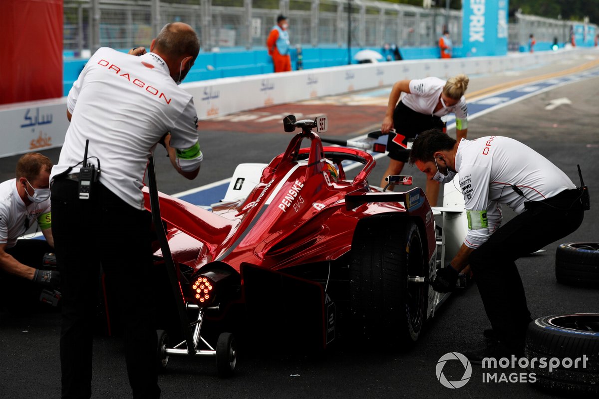 Sergio Sette Camara, Dragon Penske Autosport, Penske EV-5, nei box