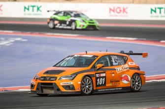 #101 Cupra TCR, Red Camel-Jordans.nl, Luc Breukers