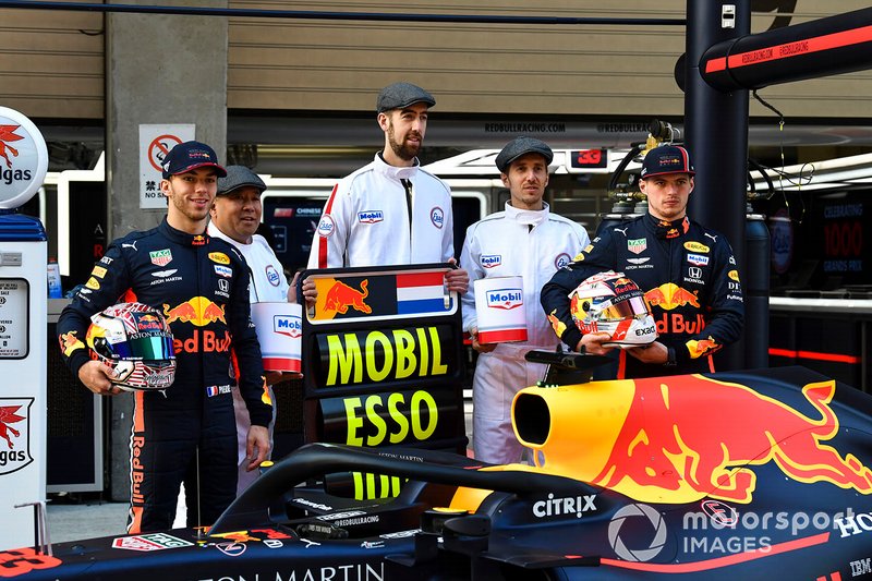 Pierre Gasly, Red Bull Racing ve Max Verstappen, Red Bull Racing, 1000. yarış kutlamalarında