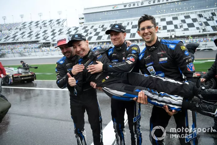 #10 Konica Minolta Cadillac DPi-V.R. Cadillac DPi, DPi: Renger Van Der Zande, Jordan Taylor, Fernando Alonso, Kamui Kobayashi