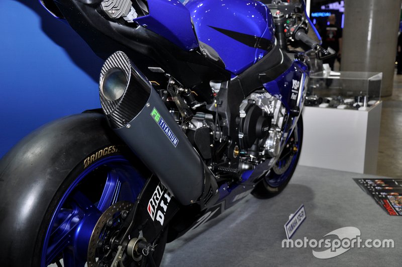 YZF-R1