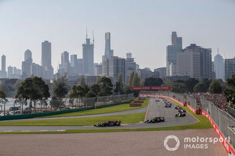 Kevin Magnussen, Haas F1 Team VF-19, Romain Grosjean, Haas F1 Team VF-19, Nico Hulkenberg, Renault F1 Team R.S. 19