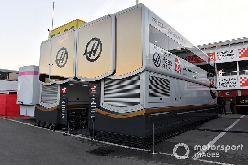 Haas F1 trucks and engineers rooms