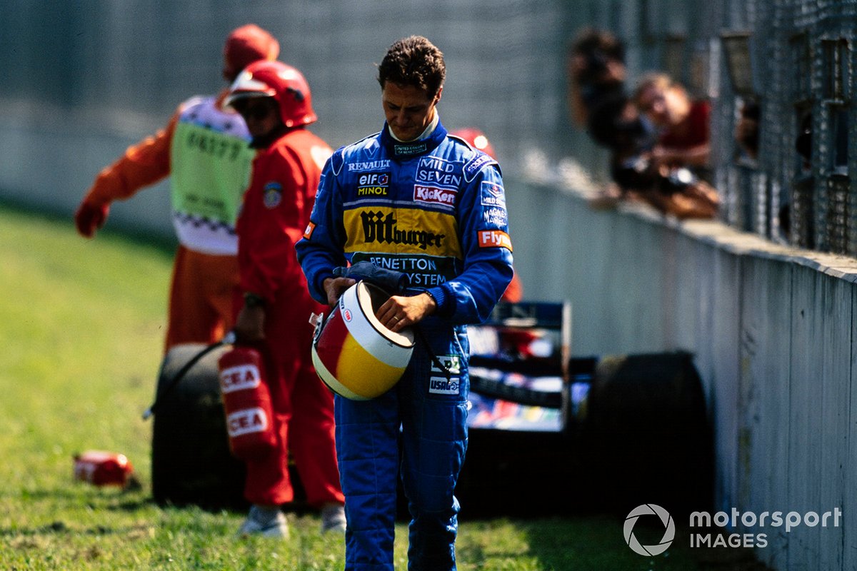 Michael Schumacher, Benetton B195 Renault regresa a los pits después de su retiro