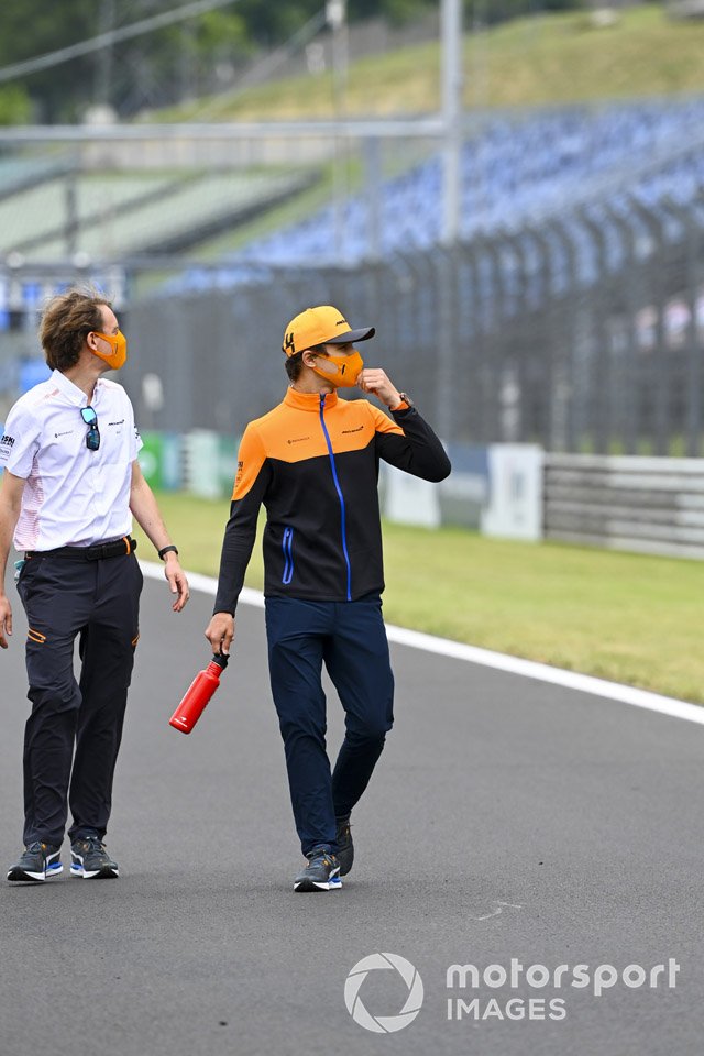 Lando Norris, McLaren walks the track