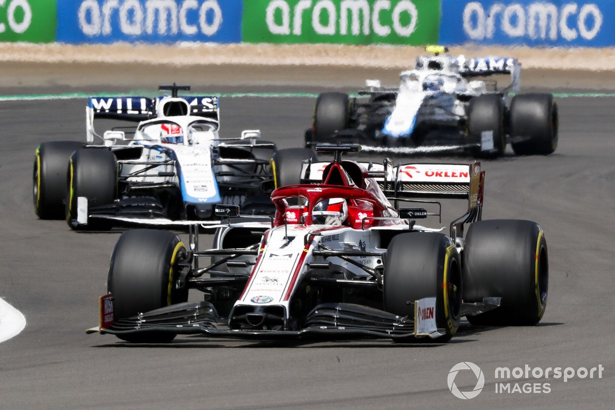 Kimi Raikkonen, Alfa Romeo Racing C39, George Russell, Williams FW43, Nicholas Latifi, Williams FW43