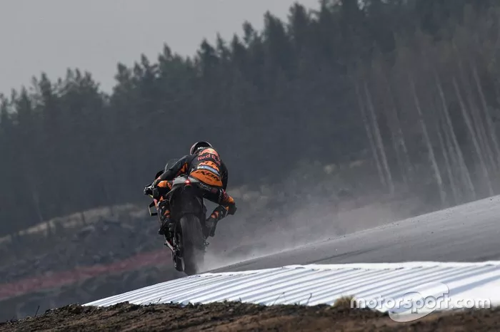 Mika Kallio lors d'un test sur le KymiRing, en Finlande