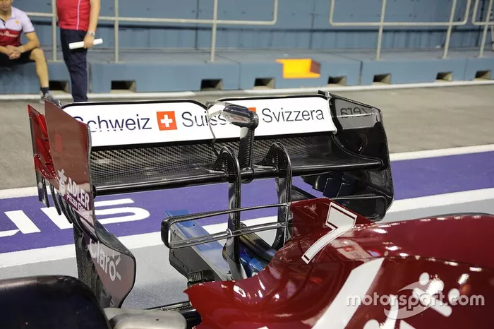 Alfa Romeo Racing C38, asa traseira