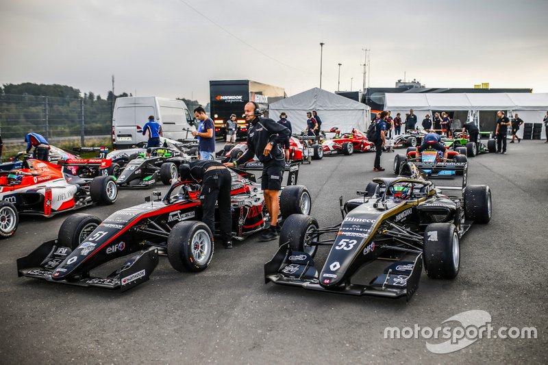 Pre grid a Nurburgring