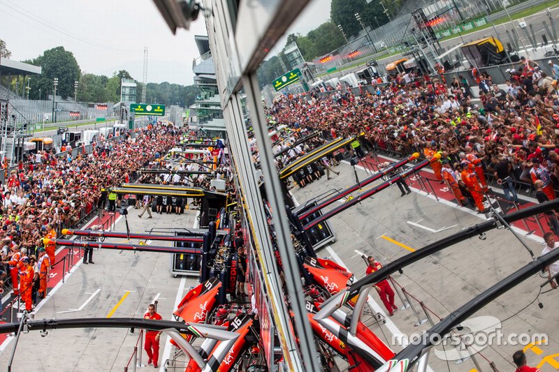 Aspectos al pitlane
