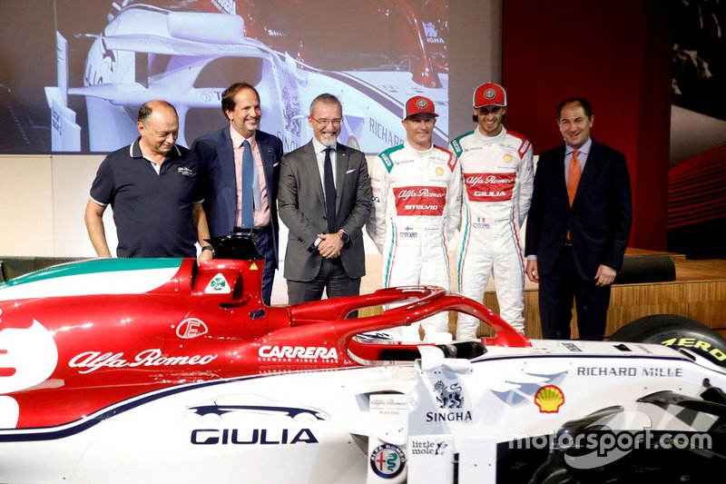 Antonio Giovinazzi, Alfa Romeo Racing, Kimi Raikkonen, Alfa Romeo Racing con la livrea dell'Alfa Romeo Racing C38 per Monza