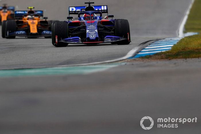 Daniil Kvyat, Toro Rosso STR14, Lando Norris, McLaren MCL34