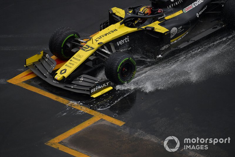 Su Renault patinó...
