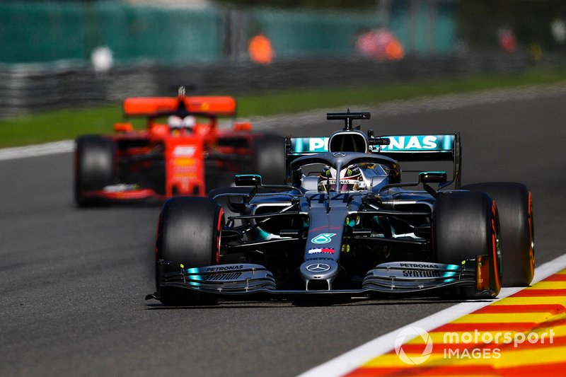 Lewis Hamilton, Mercedes AMG F1 W10, Sebastian Vettel, Ferrari SF90