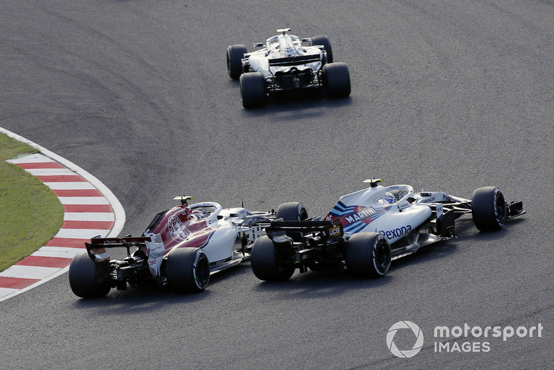 Charles Leclerc, Sauber C37 y Sergey Sirotkin, Williams FW41 battle