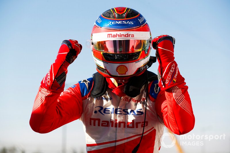 Jérôme d'Ambrosio, Mahindra Racing, M5 Electro, festeggia nel parco chiuso dopo aver vinto la gara
