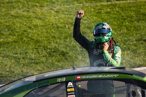 Chase Elliott, Hendrick Motorsports, Chevrolet Camaro Mountain Dew celebrates