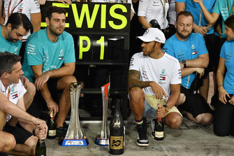 Lewis Hamilton, Mercedes AMG F1 viert met het team