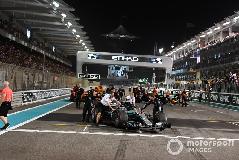 Механіки Mercedes-AMG F1, Льюіс Хемілтон, Mercedes AMG F1