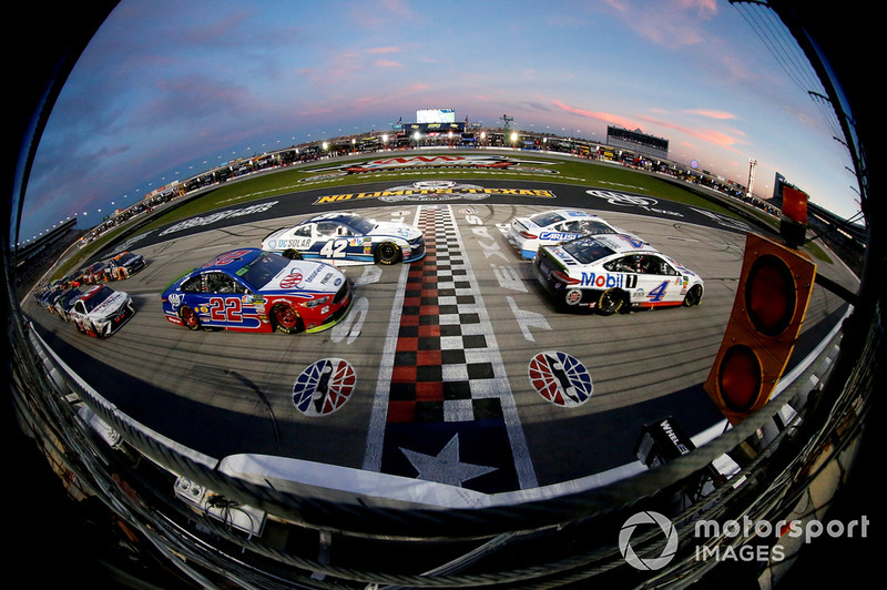 Kevin Harvick, Stewart-Haas Racing, Ford Fusion Mobil 1