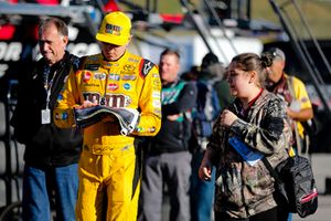 Kyle Busch, Joe Gibbs Racing, Toyota Camry M&M's Halloween with fan