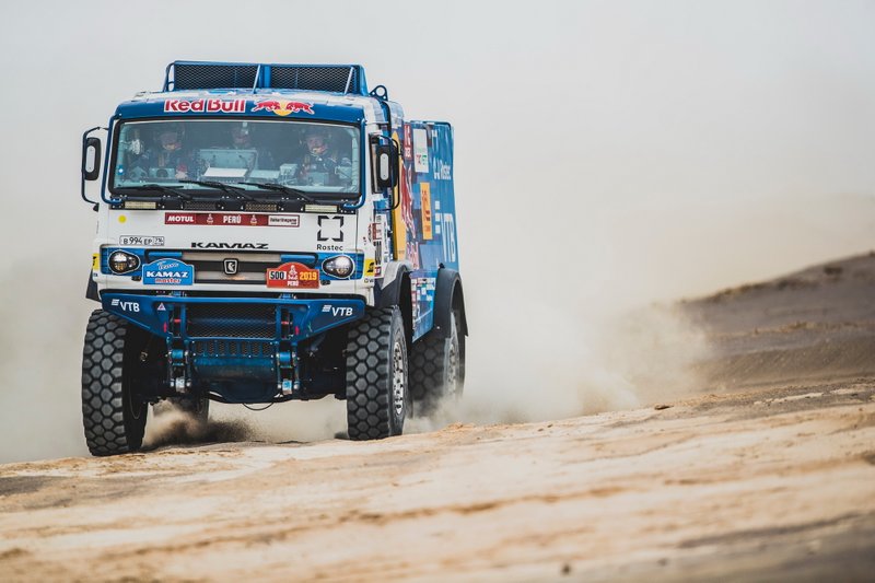 #500 Team Kamaz Master: Eduard Nikolaev, Evgeny Yakovlev, Vladimir Rybakov