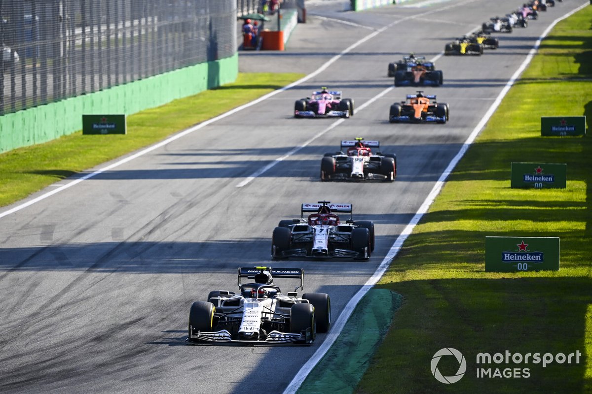Pierre Gasly, AlphaTauri AT01, Kimi Raikkonen, Alfa Romeo Racing C39, Antonio Giovinazzi, Alfa Romeo Racing C39