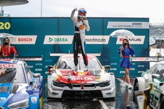 Race winner Sheldon van der Linde, BMW Team RBM
