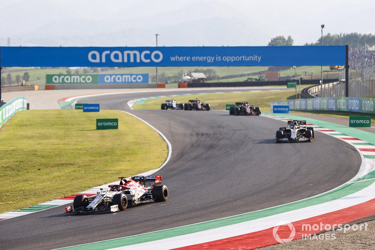 Kimi Raikkonen, Alfa Romeo Racing C39, Romain Grosjean, Haas VF-20, ve Charles Leclerc, Ferrari SF1000