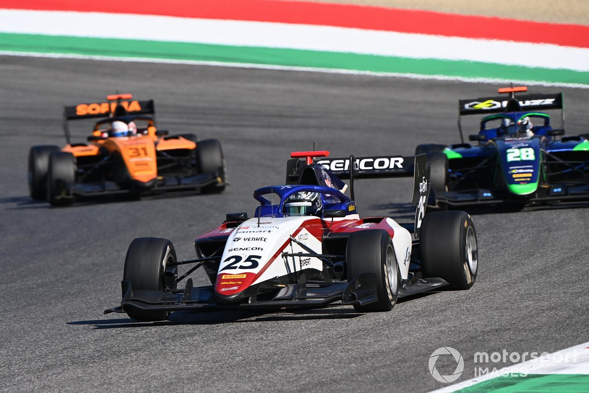 David Schumacher, Charouz Racing System leads Cameron Das, Carlin and Sophia Floersch, Campos Racing 