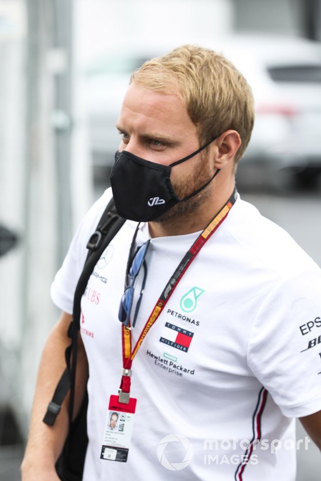 Валттери Боттас, Mercedes-AMG F1, в футболке!!