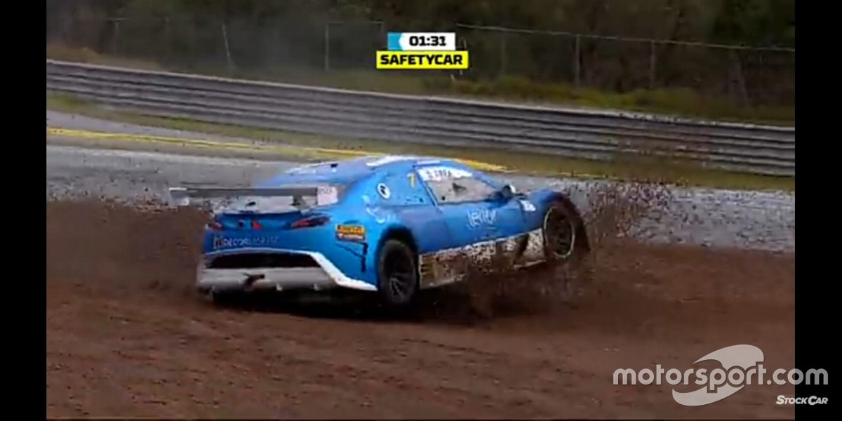 Dante Fibra capota na Stock Light em Interlagos