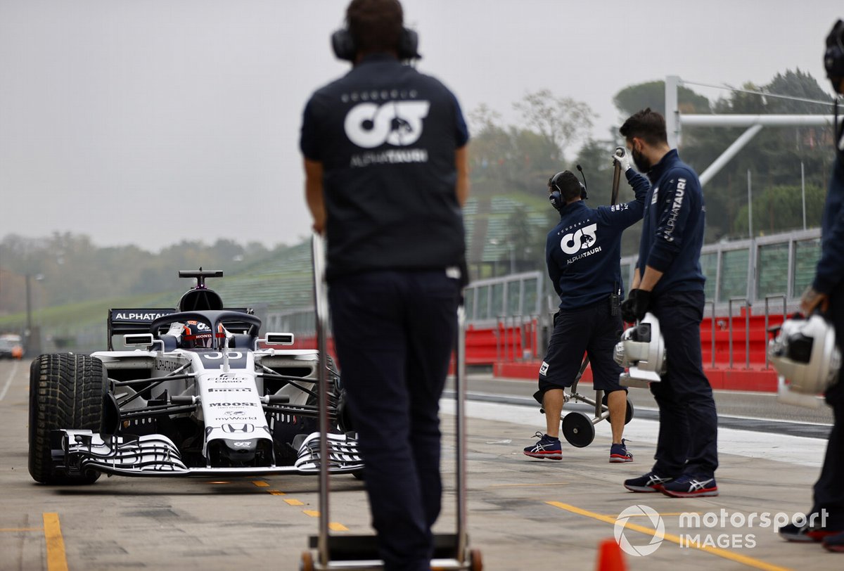 Yuki Tsunoda in actie op Imola