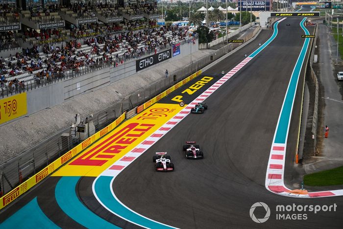 Mick Schumacher, Haas VF-22, Valtteri Bottas, Alfa Romeo C42, Sebastian Vettel, Aston Martin AMR22