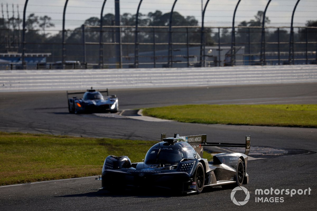 #10 Wayne Taylor Racing Acura ARX-06 GTP: Ricky Taylor, Filipe Albuquerque, Brendon Hartley, Louis Deletraz