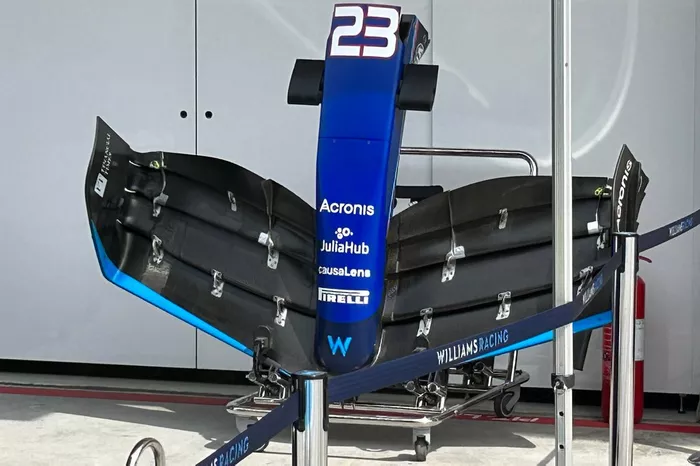 Detalle del alerón delantero del Williams FW45