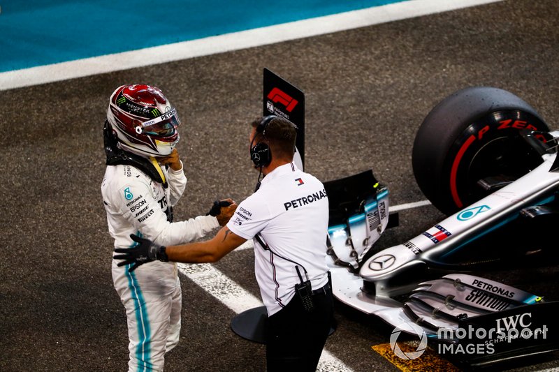 Pole sitter Lewis Hamilton, Mercedes AMG F1