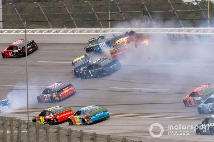  Jimmie Johnson, Hendrick Motorsports, Chevrolet Camaro Ally,  Alex Bowman, Hendrick Motorsports, Chevrolet Camaro Nationwide / Amazon Echo Auto,  Kyle Larson, Chip Ganassi Racing, Chevrolet Camaro McDonald's,  Chase Elliott, Hendrick Motorsports, Chevrolet Camaro NAPA Night Vision