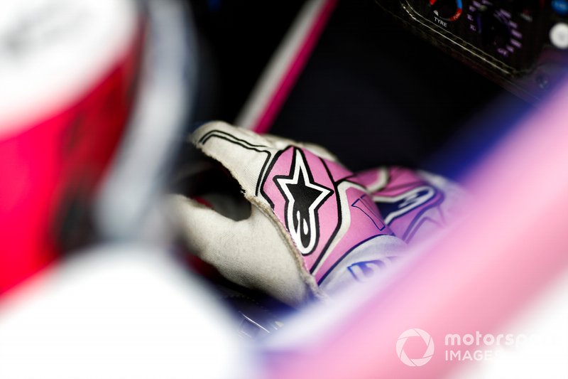 The gloves of Sergio Perez, Racing Point