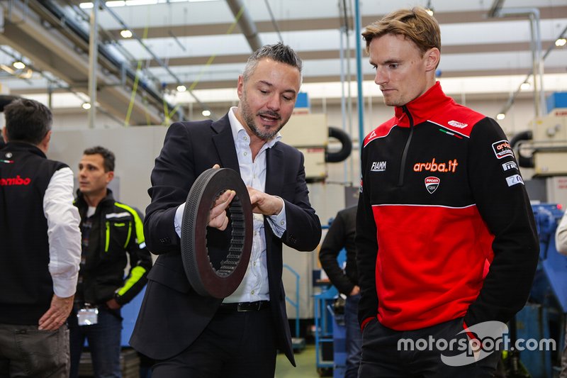 Visita di Chaz Davies agli stabilimenti Brembo
