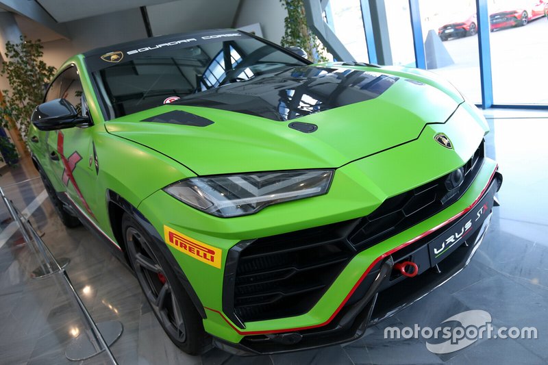 Lamborghini Urus ST-X
