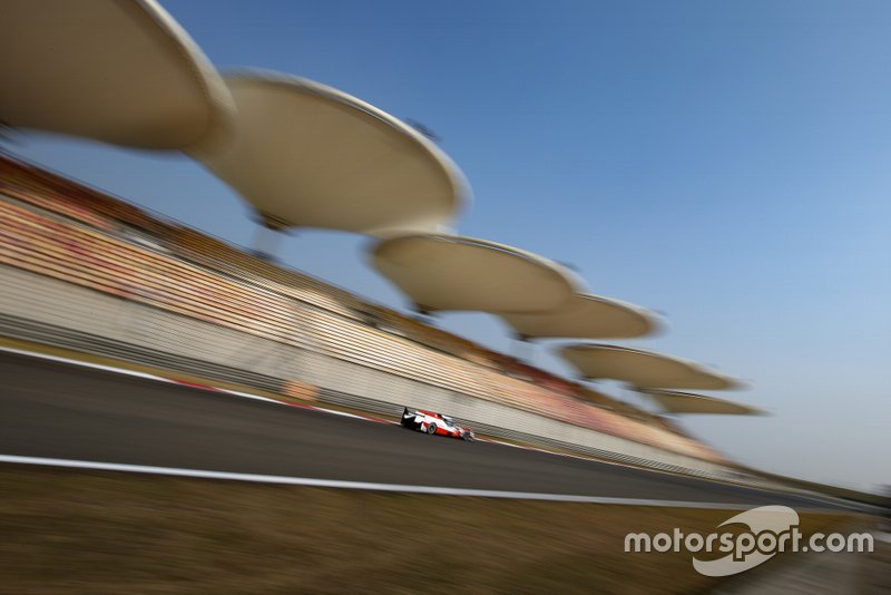 Этап WEC в Шанхае. Прототип Toyota экипажа Конвей-Кобаяши-Лопес