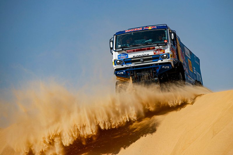 #500 Team KAMAZ Master: Eduard Nikolaev, Evgenii Iakovlev, Vladimir Rybakov