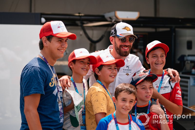 Jean-Eric Vergne, DS Techeetah, poses for a picture with his fans